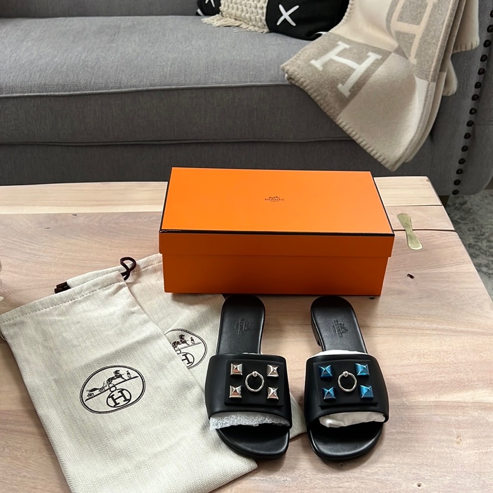 Hermès Dune Sandals, Size 36.5 - Picture 6 of 15
